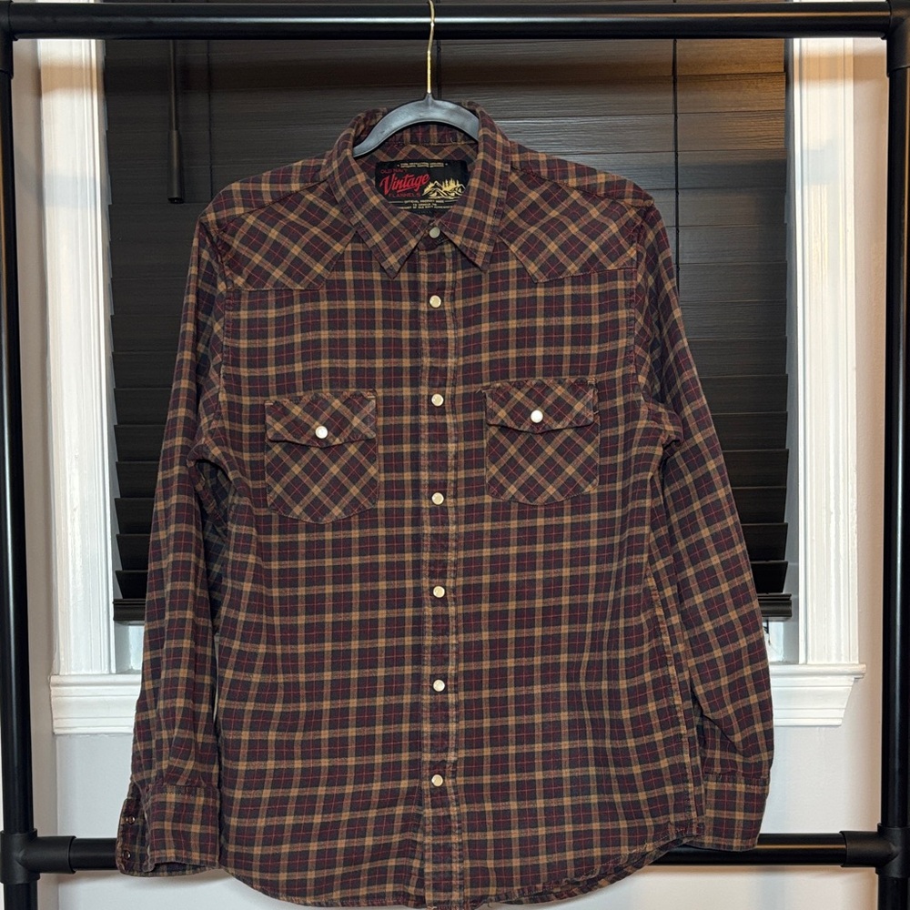 Old Navy Vintage Plaid Men's Pearl Snap Shirt.